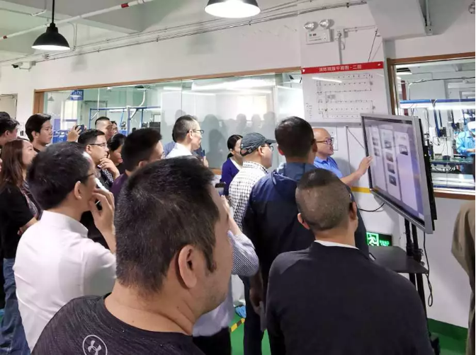 ���ֻ�, �������ֻ�����, AGV, ���ֻ������������, ��������ϵͳ